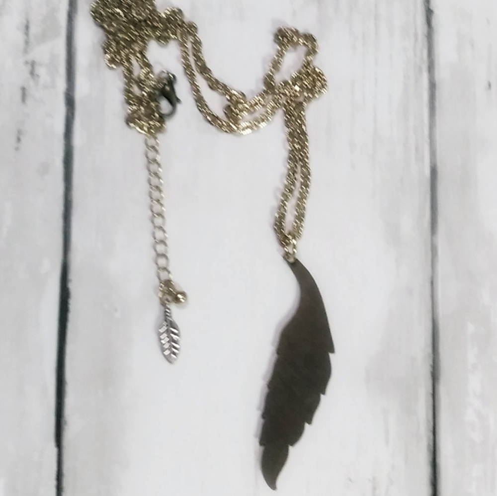 Antique look Leaf / Feather Charm Long  Necklace Retro Amulet Talisman Bronze - Picture 2 of 12